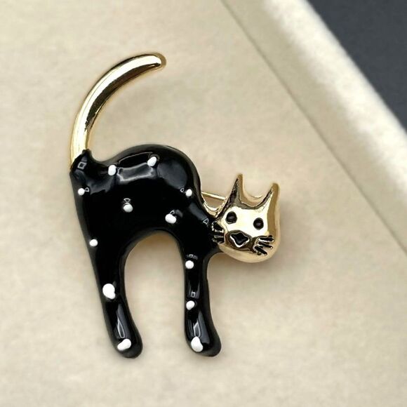 Yellow Gold with Black and White Polka Dot Enamel Scaredy Cat Pin Back Brooch - Picture 4 of 7